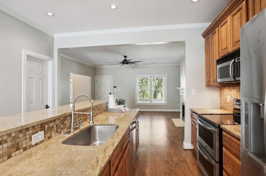 2644 Oakdale St, Atlanta GA  30318-1861 exterior