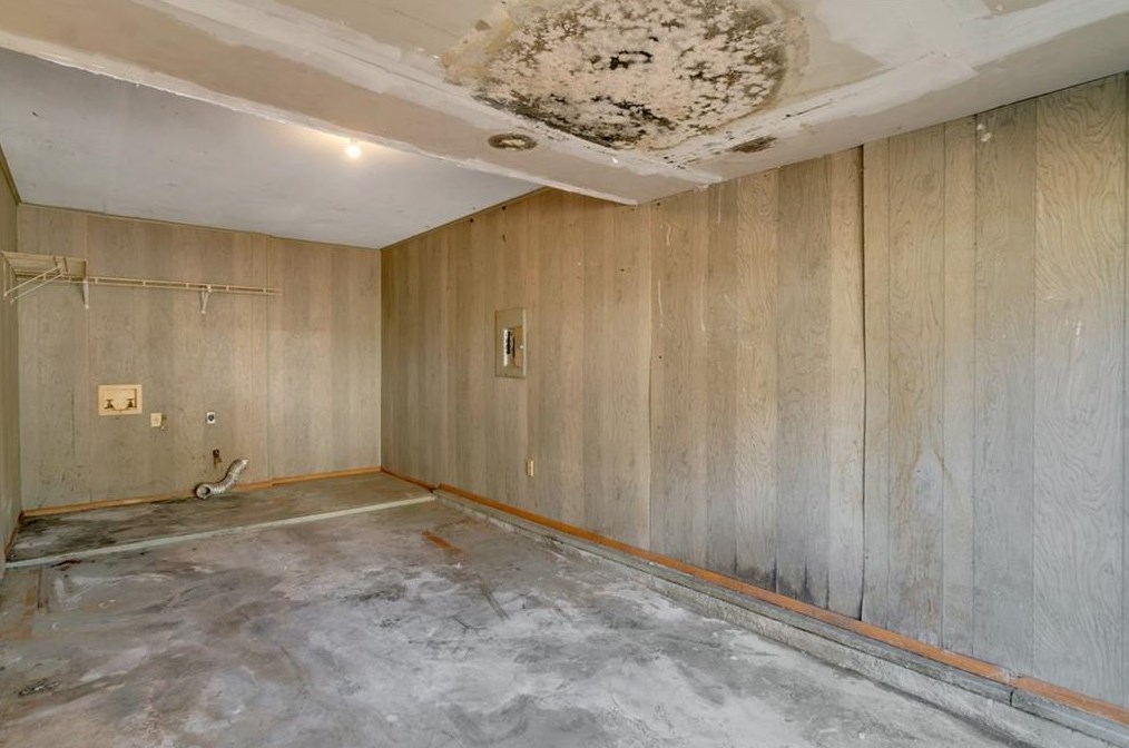 2457 Corner Shoals Dr, Decatur GA  30034-1224 exterior