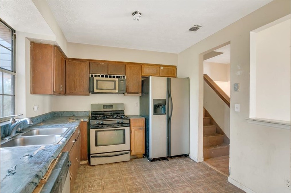 2457 Corner Shoals Dr, Decatur GA  30034-1224 exterior