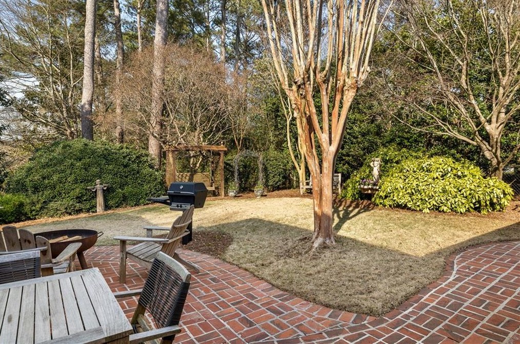 2828 Delcourt Dr, Decatur GA  30033-2440 exterior