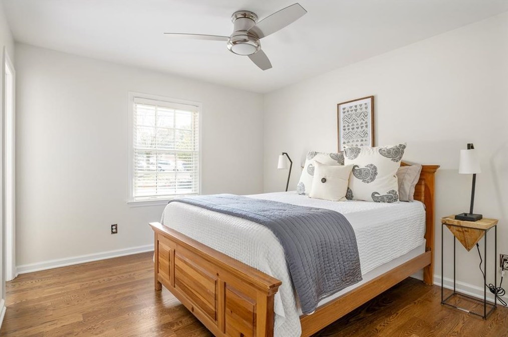 2828 Delcourt Dr, Decatur GA  30033-2440 exterior