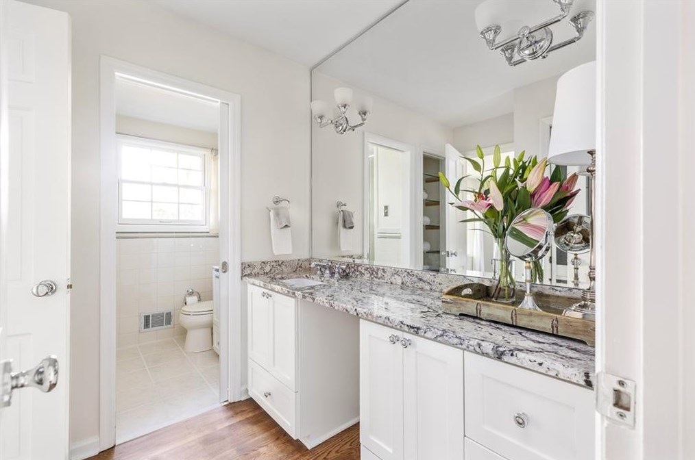 2828 Delcourt Dr, Decatur GA  30033-2440 exterior