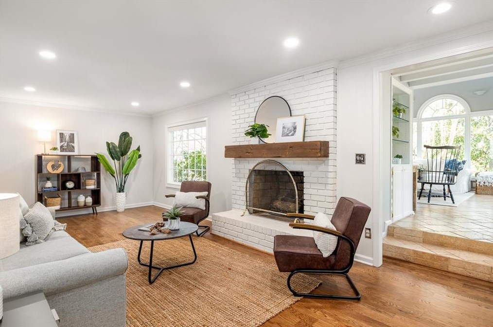 2828 Delcourt Dr, Decatur GA  30033-2440 exterior