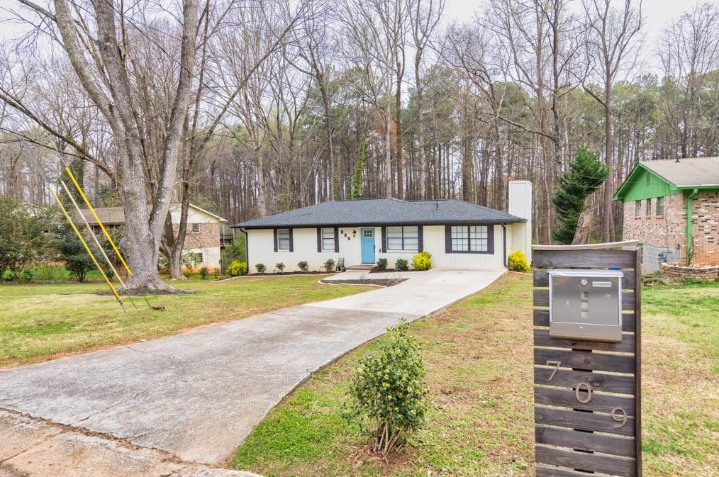 709 Glochester Pl, Norcross GA  30071-3014 exterior