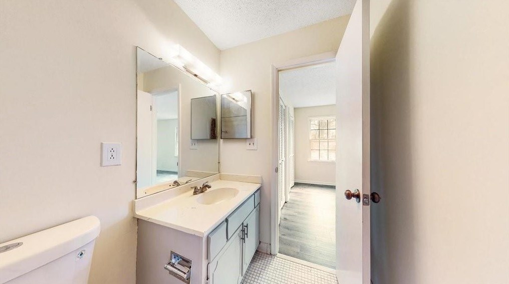 153 Glen Acres Ct, Decatur GA  30035-1625 exterior