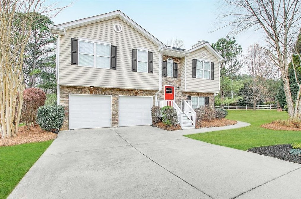 102 Arbor Creek Dr, Dallas, GA 30157