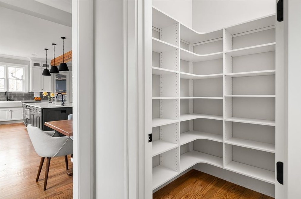 250 Lake Dr, Decatur GA  30030-3526 exterior