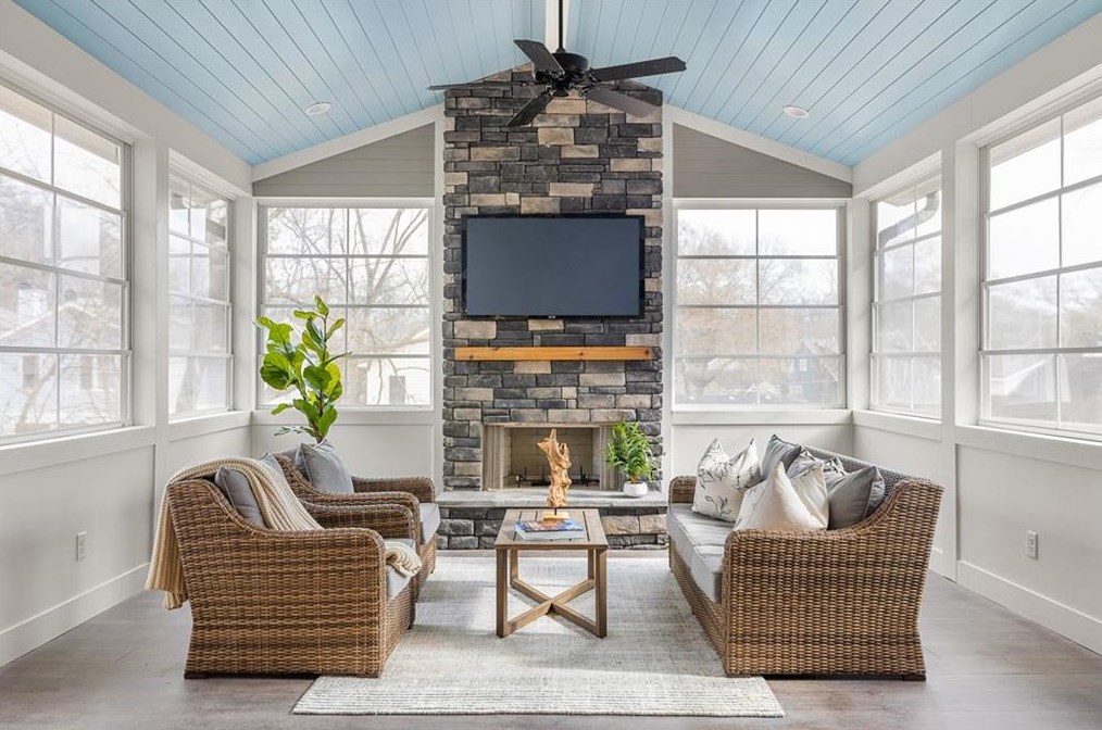 250 Lake Dr, Decatur GA  30030-3526 exterior