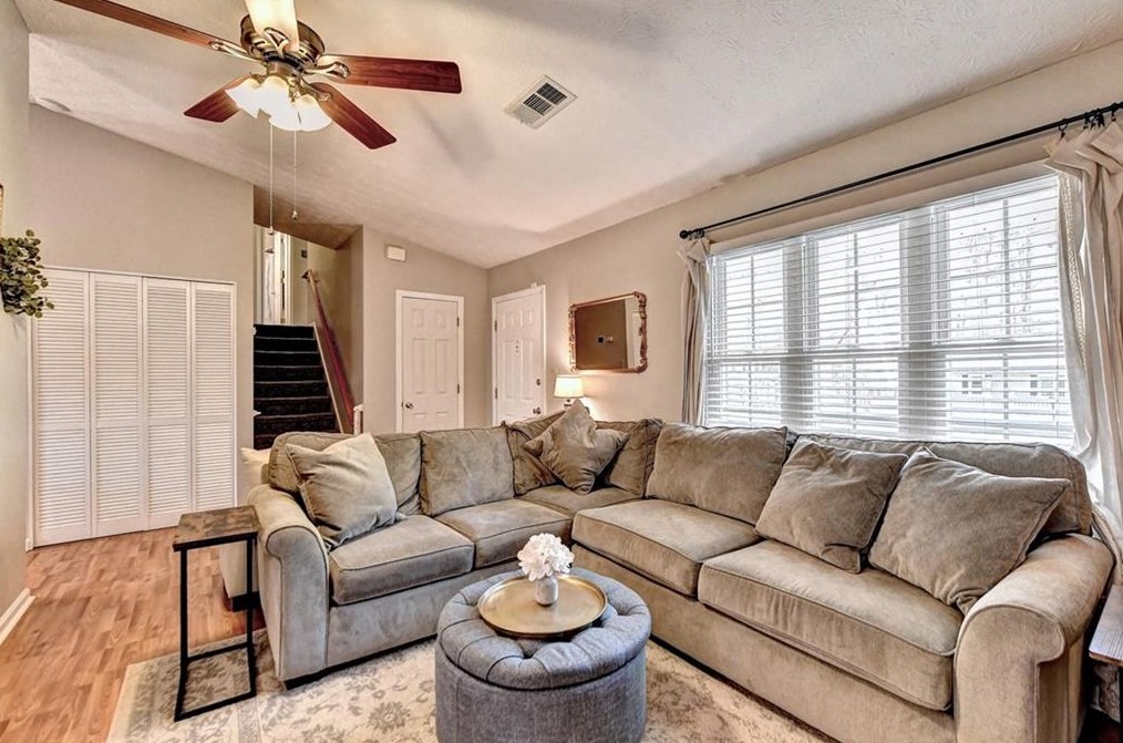 500 Sheringham Ct, Roswell, GA 30076-3745