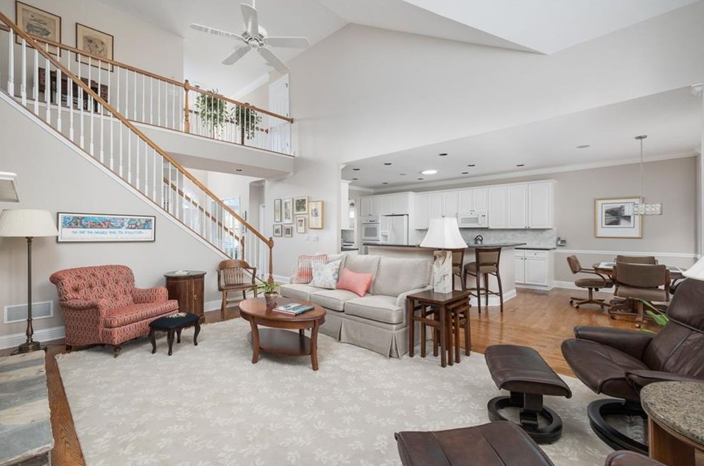 1567 Reserve Cir, Decatur GA  30033-1538 exterior