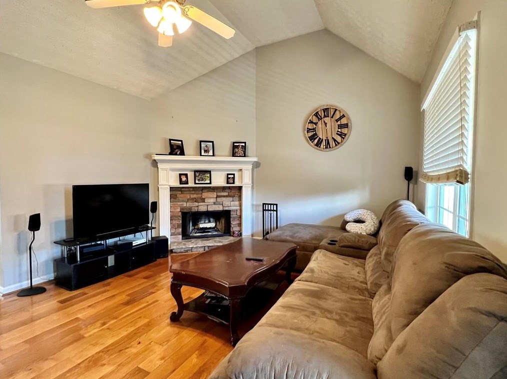 134 Levi St, Calhoun GA  30701-8017 exterior