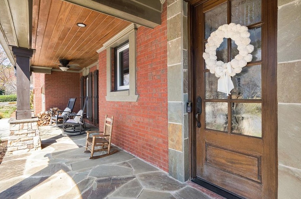 1060 Mayfield Manor Dr, Alpharetta, GA 30009-3198