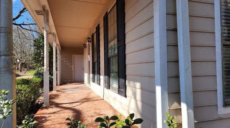 3156 Cedardale Dr, Douglasville, GA 30135-1915