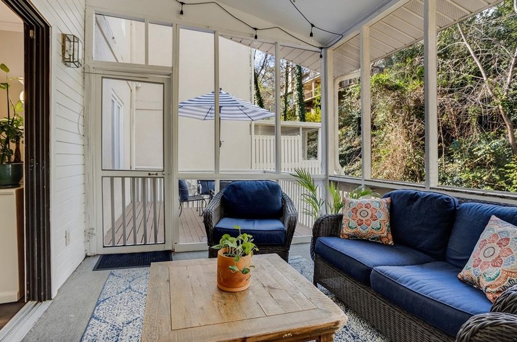 3004 Vinings Ferry Dr, Atlanta GA  30339-4300 exterior