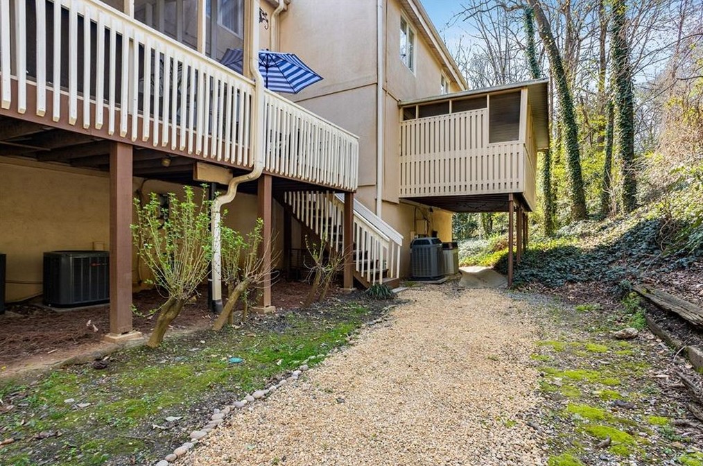 3004 Vinings Ferry Dr, Atlanta GA  30339-4300 exterior