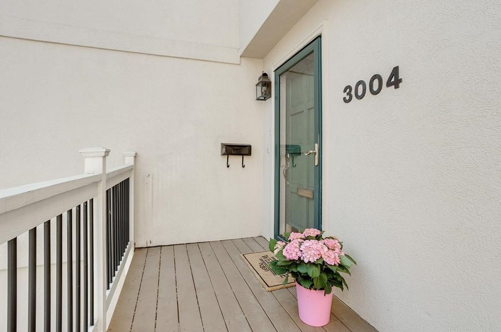 3004 Vinings Ferry Dr, Atlanta GA  30339-4300 exterior