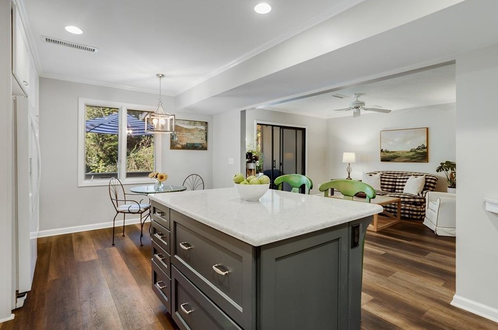 3004 Vinings Ferry Dr, Atlanta GA  30339-4300 exterior