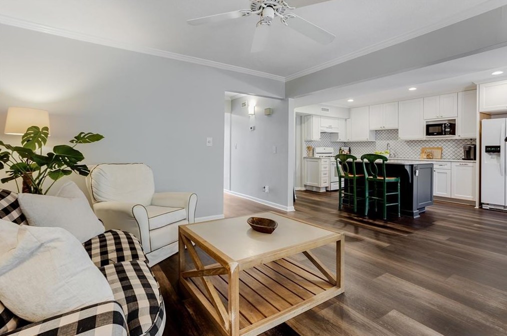 3004 Vinings Ferry Dr, Atlanta GA  30339-4300 exterior