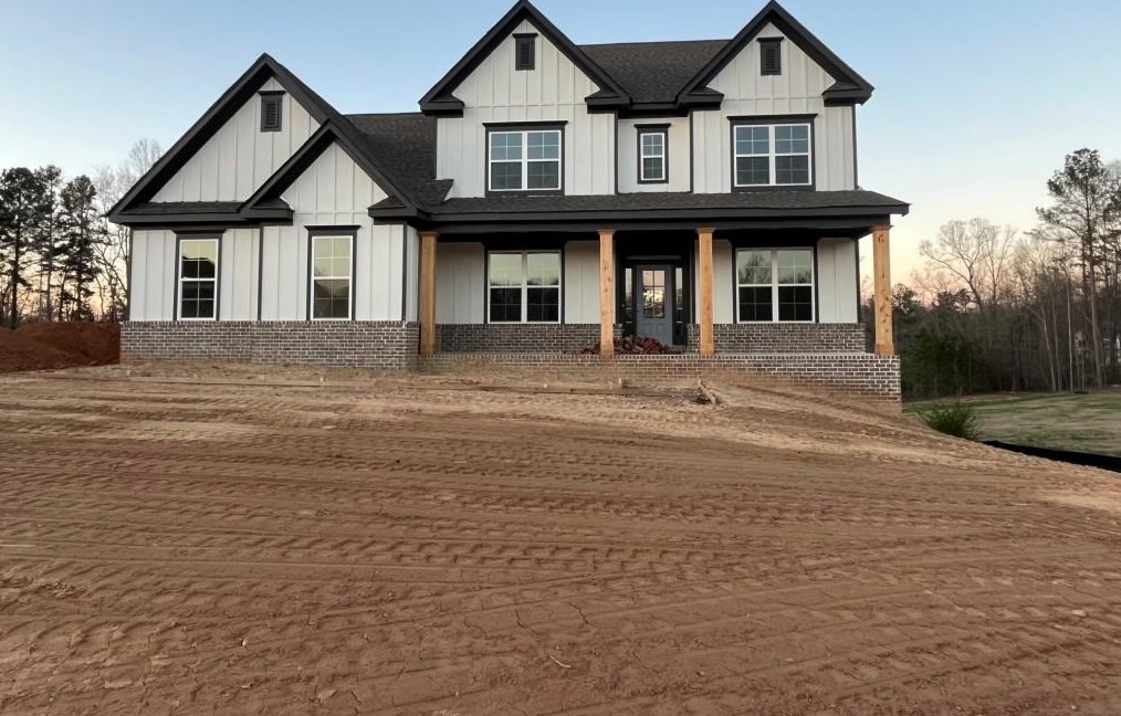 849 Champagne Ln, Hoschton, GA 30548