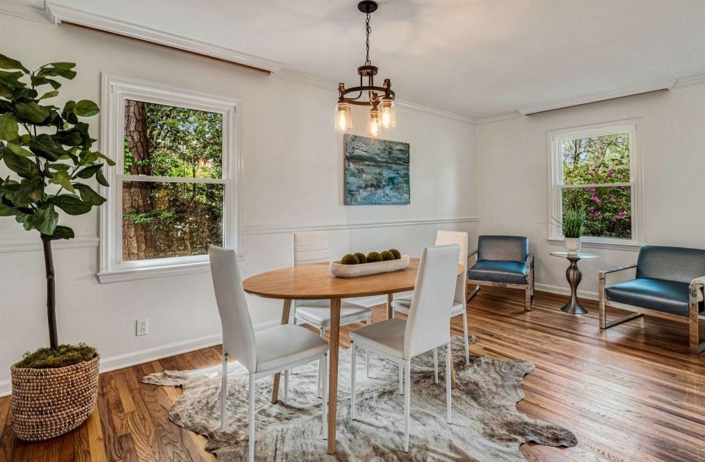 347 Old Ivy Rd, Atlanta GA  30342-4545 exterior