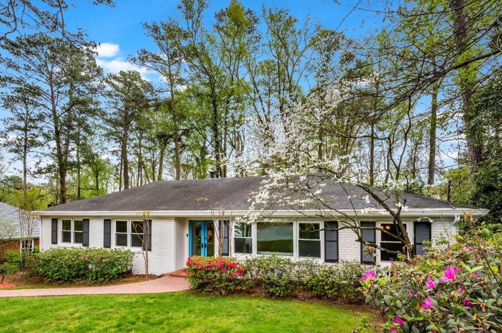 347 Old Ivy Rd, Atlanta GA  30342-4545 exterior