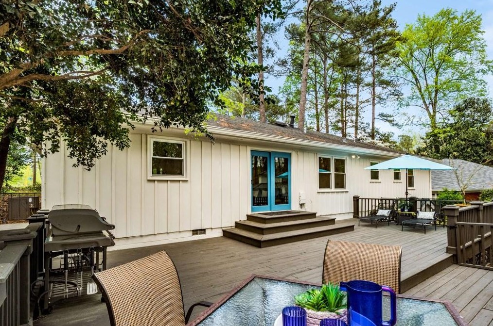 347 Old Ivy Rd, Atlanta GA  30342-4545 exterior