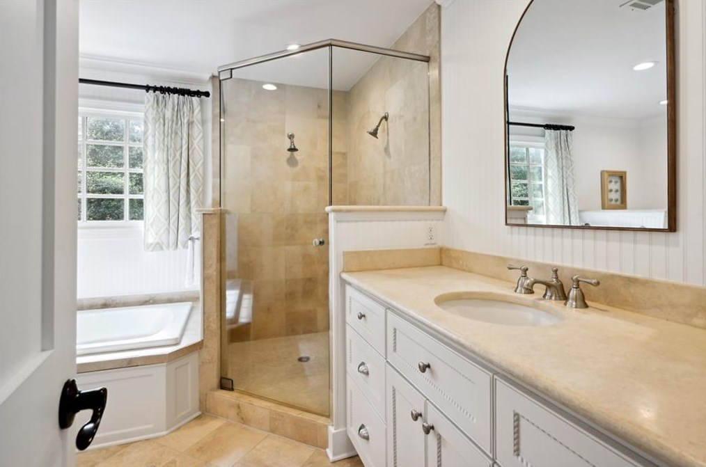 6230 Mountain Brook Way, Atlanta GA  30328-3610 exterior