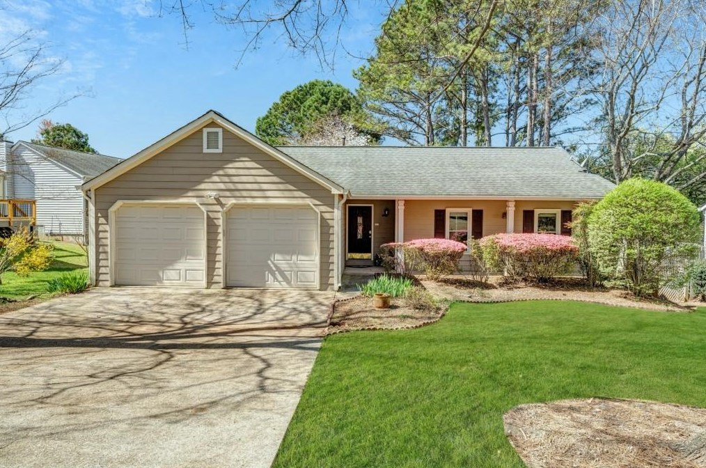 210 Magnolia Tree Ct, Alpharetta, GA 30022-6618
