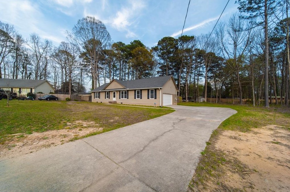 121 Ison Woods Ct, Griffin GA  30224-8911 exterior