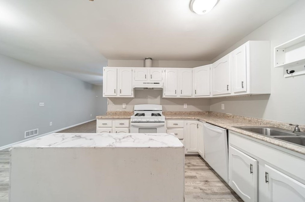 121 Ison Woods Ct, Griffin GA  30224-8911 exterior