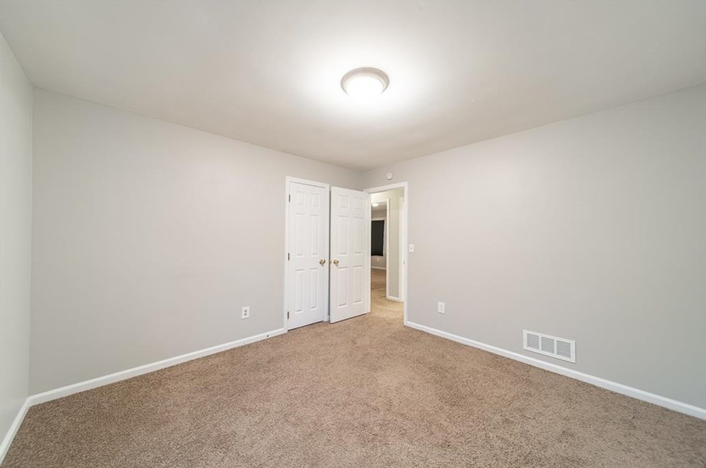 121 Ison Woods Ct, Griffin GA  30224-8911 exterior