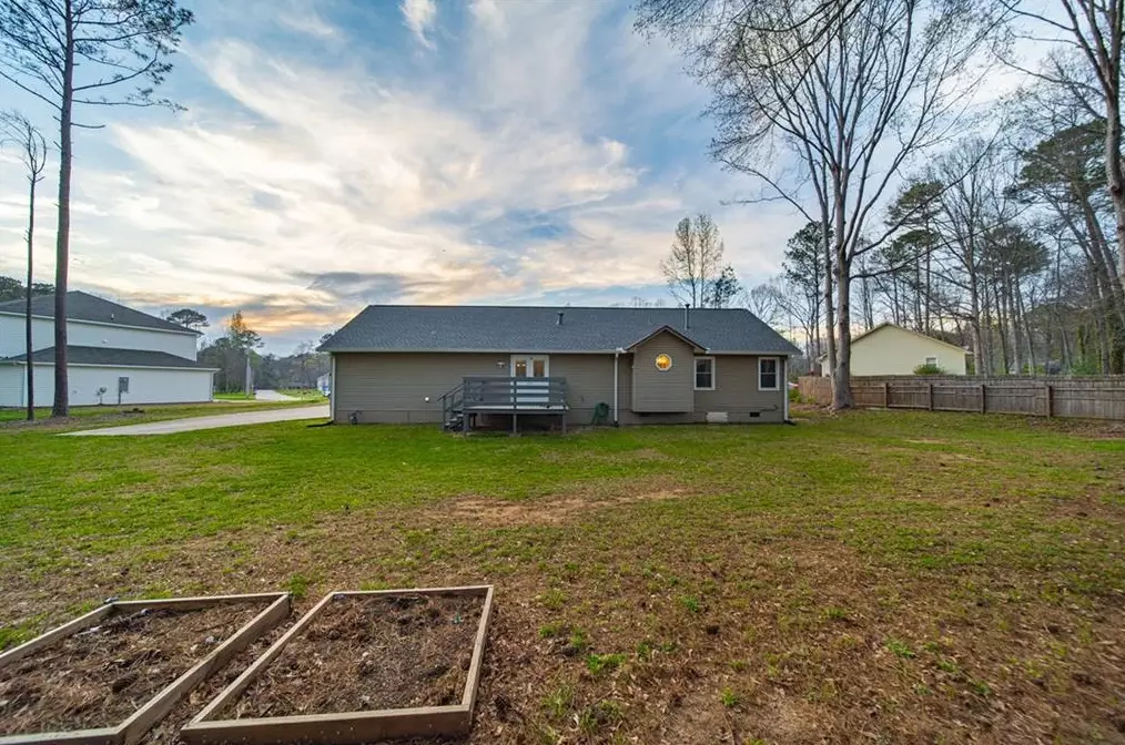 121 Ison Woods Ct, Griffin GA  30224-8911 exterior