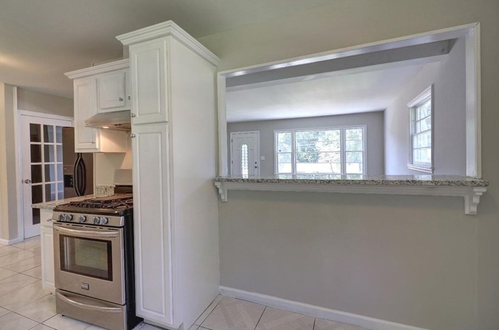 2804 Zane Grey Dr, Atlanta GA  30316-4318 exterior