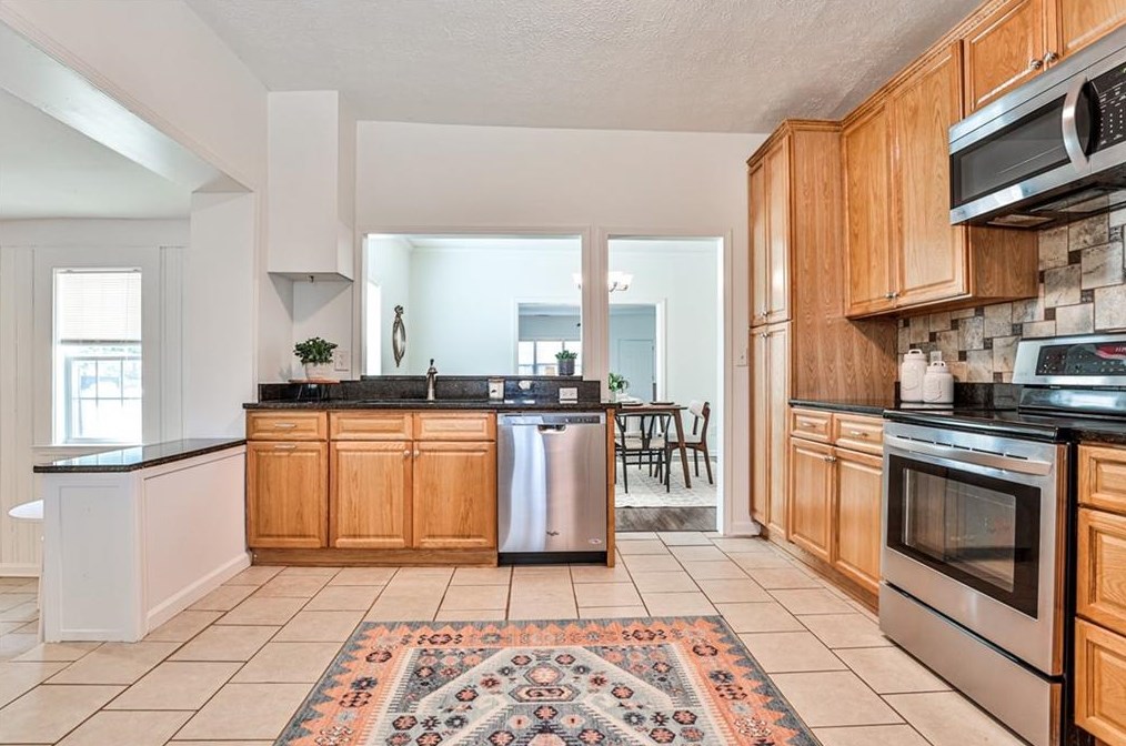 2896 Toney Dr, Decatur GA  30032-5751 exterior