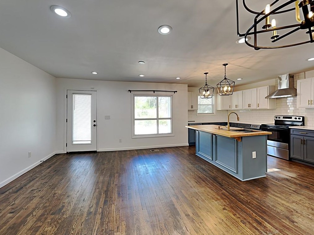712 Jett St Nw, Atlanta, GA 30318