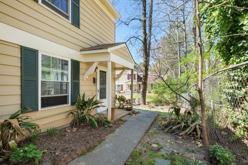1305 Surrey Ln Sw, Marietta, GA 30008