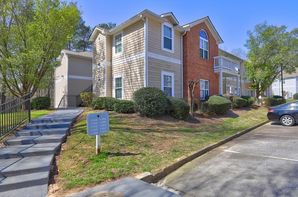 1388 Orchard Park Dr, Stone Mountain, GA 30083