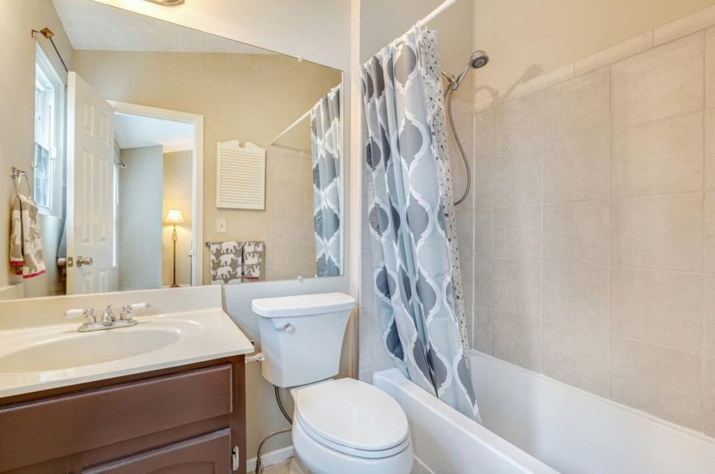 3994 Wolcott Cir, Atlanta GA  30340-4245 exterior