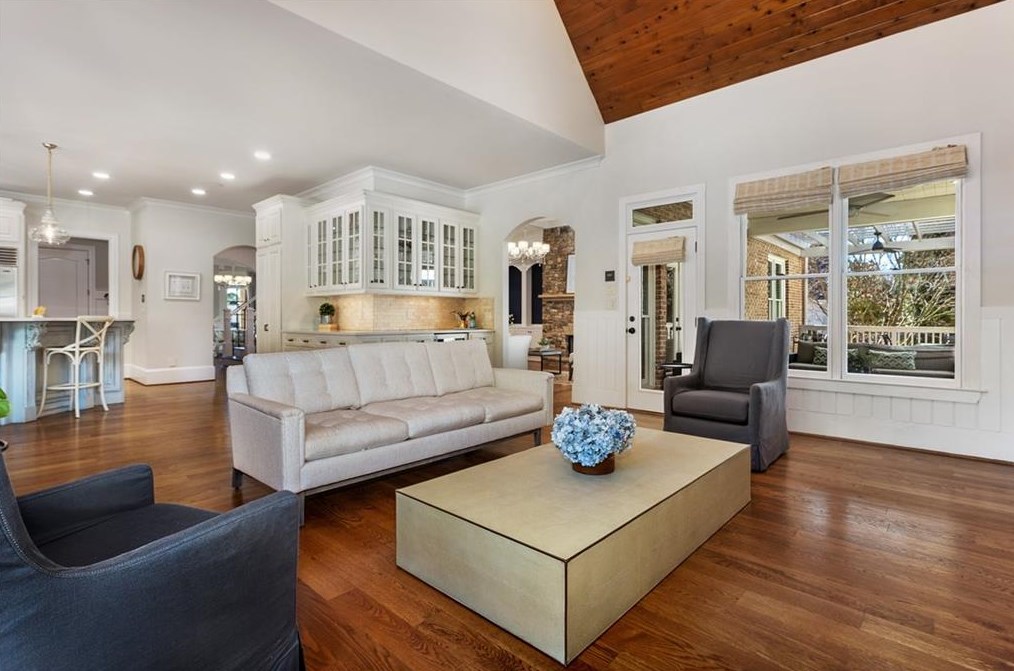 1238 Basnett Dr, Alpharetta GA  30004-0882 exterior