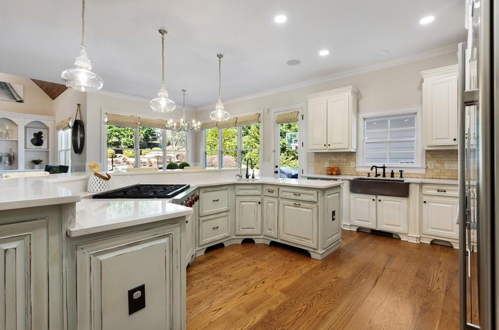 1238 Basnett Dr, Alpharetta GA  30004-0882 exterior