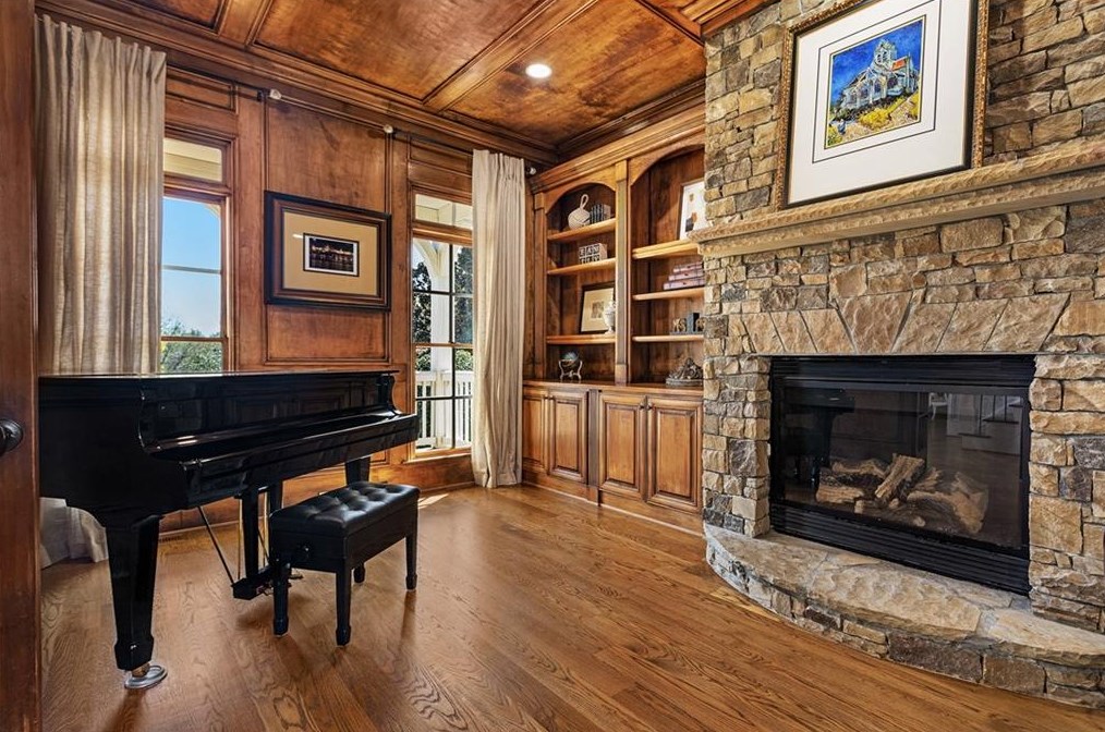 1238 Basnett Dr, Alpharetta GA  30004-0882 exterior