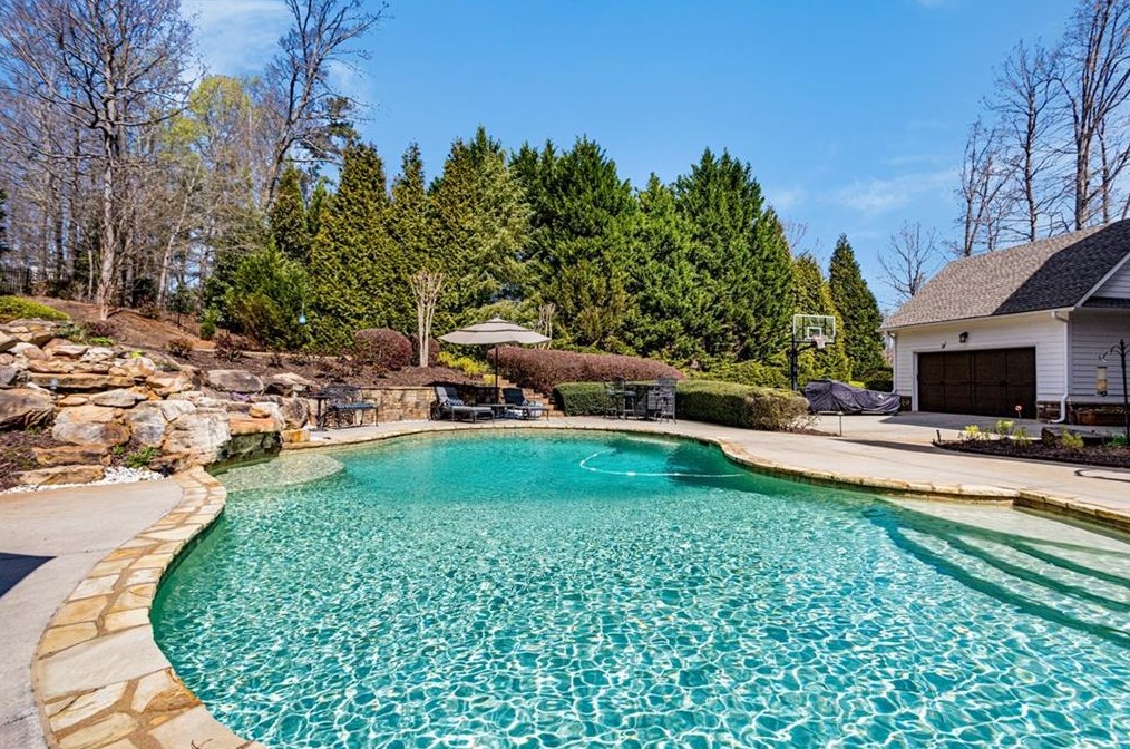 1238 Basnett Dr, Alpharetta GA  30004-0882 exterior