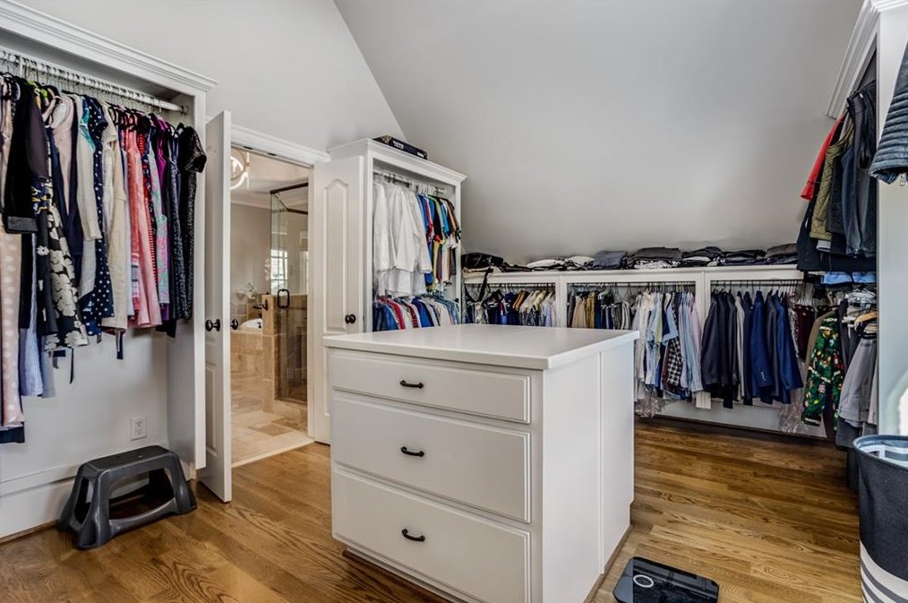 1238 Basnett Dr, Alpharetta GA  30004-0882 exterior