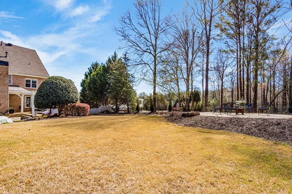 1238 Basnett Dr, Alpharetta GA  30004-0882 exterior