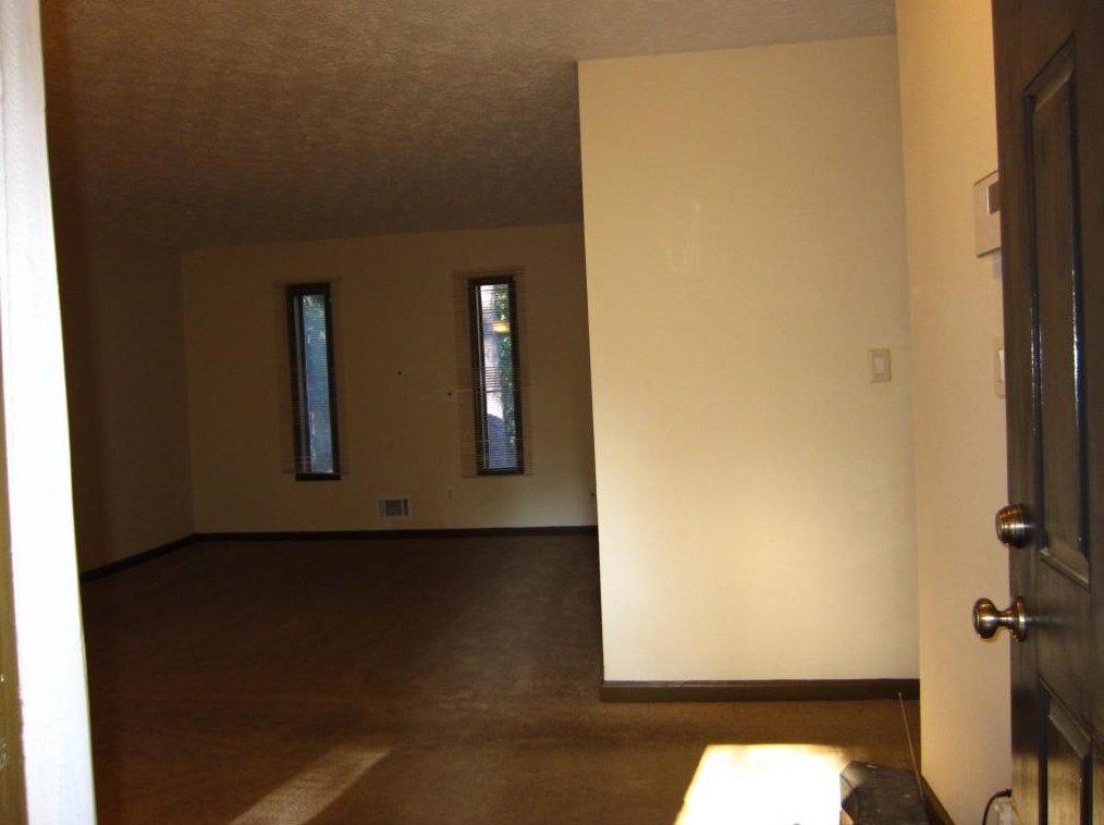 743 Lost Creek Cir, Stone Mountain, GA 30088