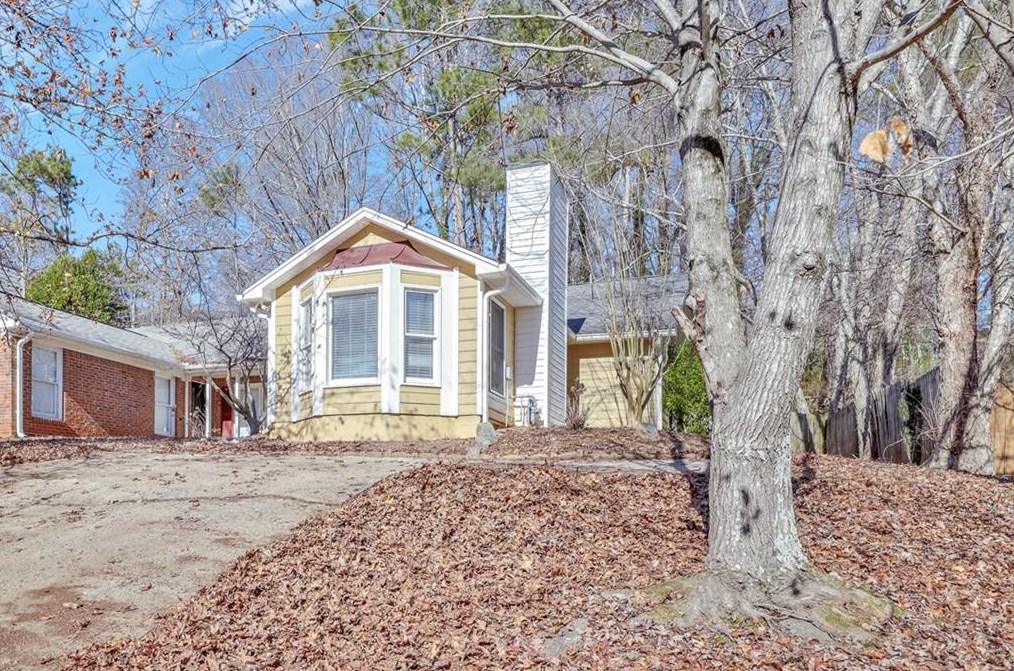 1901 Cooper Landing Dr, Smyrna GA  30080-6464 exterior