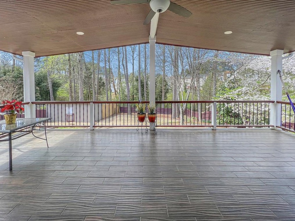 951 Cedar Bluff Trail Sw, Lilburn, GA 30047