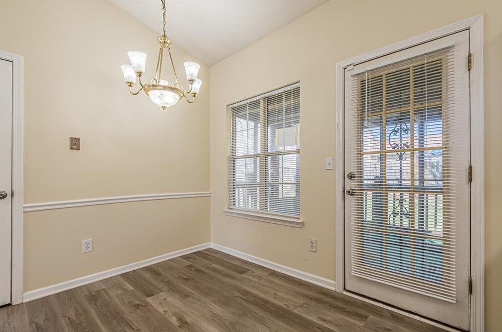 3728 Riverside Pkwy, Decatur GA  30034-4719 exterior