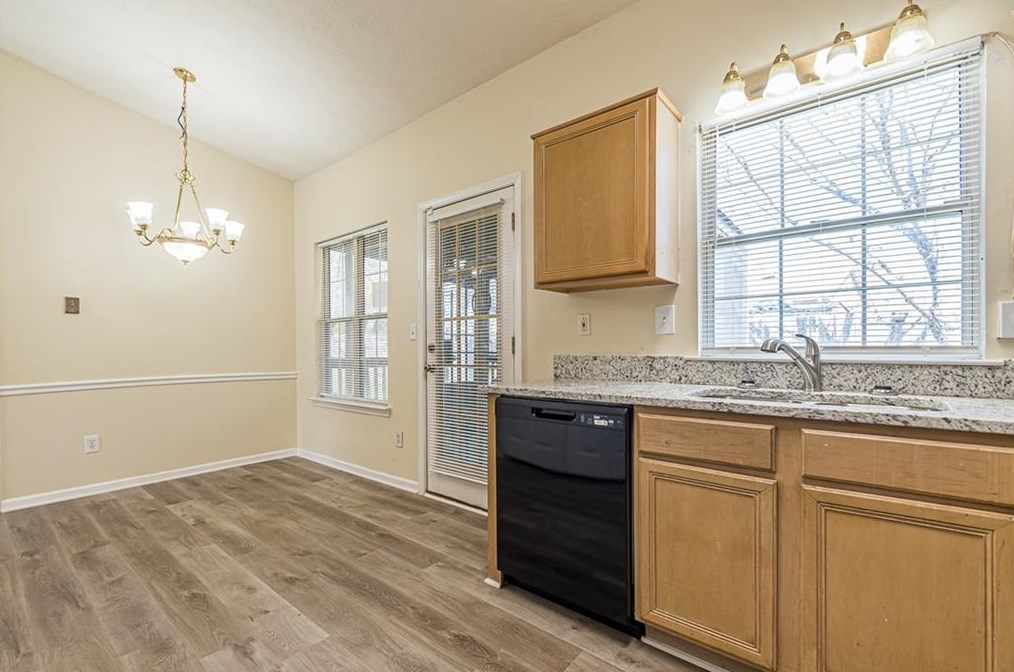 3728 Riverside Pkwy, Decatur GA  30034-4719 exterior