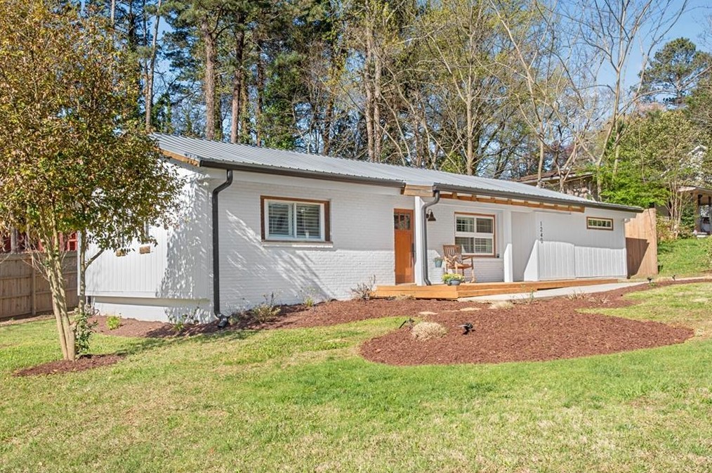 1240 Robinwood Rd, Decatur GA  30033-3207 exterior